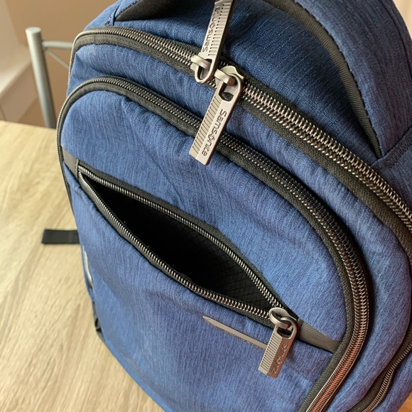 Samsonite modern utility 15.5” mini backpack - Picture 4 of 9